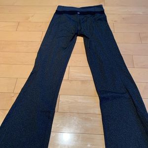 Lululemon flair leggings. Women’s size small. Grey and black, flairs.